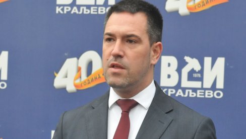 „СРБИЈА ГЛАДОВАЛА, ЂИЛАС СЕ СРАМНО БОГАТИО“: Подршка градоначелника Краљева председнику Вучићу у борби против криминала и корупције „СРБИЈА ГЛАДОВАЛА, ЂИЛАС СЕ СРАМНО БОГАТИО“: Подршка градоначелника Краљева председнику Вучићу у борби против криминала и корупције