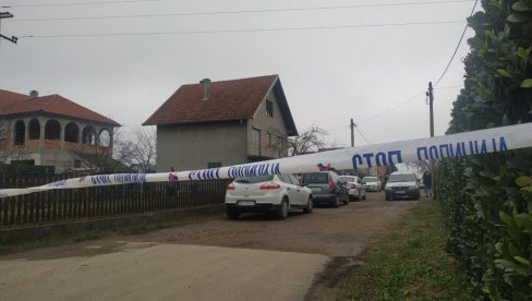 ЗАЈЕДНО ОДЛУЧИЛИ ДА ПРЕКРАТЕ МУКЕ? Комшије и познаници брачног пара Јекић из Петроварадина верују да су супружници испланирали смрт ЗАЈЕДНО ОДЛУЧИЛИ ДА ПРЕКРАТЕ МУКЕ? Комшије и познаници брачног пара Јекић из Петроварадина верују да су супружници испланирали смрт
