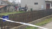 PRVE SLIKE SA MESTA ZLOČINA: Dušan ubio ženu, pa pucao sebi u glavu (FOTO) PRVE SLIKE SA MESTA ZLOČINA: Dušan ubio ženu, pa pucao sebi u glavu (FOTO)