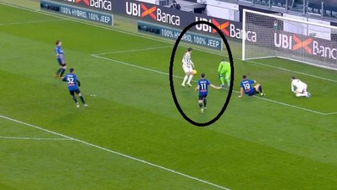 OVO BI SVAKI SUPERLIGAŠKI IGRAČ POGODIO: Morata, da li te je bar malo sramota!? (VIDEO) OVO BI SVAKI SUPERLIGAŠKI IGRAČ POGODIO: Morata, da li te je bar malo sramota!? (VIDEO)