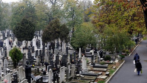 GROVI BEZ SPOMENIKA, SAMO KRST ILI PIRAMIDA: Osobe koje nema ko da isprati na večni počinak u Srbiji sahranjaju opština GROVI BEZ SPOMENIKA, SAMO KRST ILI PIRAMIDA: Osobe koje nema ko da isprati na večni počinak u Srbiji sahranjaju opština