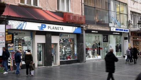 PATIKE OŠTETIO LETNJI PLJUSAK: U “Planeta sportu” odbijaju reklamacije na obuću tvrdeći da su patike kupljene u julu nošene u vlažnoj sredini PATIKE OŠTETIO LETNJI PLJUSAK: U “Planeta sportu” odbijaju reklamacije na obuću tvrdeći da su patike kupljene u julu nošene u vlažnoj sredini