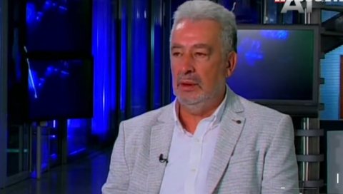 КОМШИЋ УДАРИО НА КРИВОКАПИЋА: Тражи извињење за честитку која званично не постоји - скандал не јењава КОМШИЋ УДАРИО НА КРИВОКАПИЋА: Тражи извињење за честитку која званично не постоји - скандал не јењава