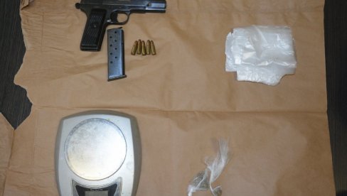 AKCIJA PODGORIČKE POLICIJE: Uhapšene tri osobe AKCIJA PODGORIČKE POLICIJE: Uhapšene tri osobe