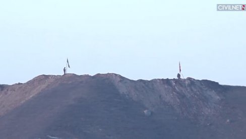OČI U OČI SA NEPRIJATELJEM: Nekoliko metara ih deli od Azera, jermenske snage u visokoj pripravnosti (VIDEO) OČI U OČI SA NEPRIJATELJEM: Nekoliko metara ih deli od Azera, jermenske snage u visokoj pripravnosti (VIDEO)