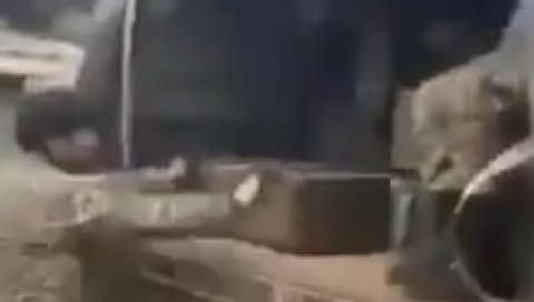 ЈЕРМЕНИ СЕ ПОВЛАЧЕ И СА СВОЈЕ ТЕРИТОРИЈЕ: Псују Пашињана и владине званичнике (ВИДЕО) ЈЕРМЕНИ СЕ ПОВЛАЧЕ И СА СВОЈЕ ТЕРИТОРИЈЕ: Псују Пашињана и владине званичнике (ВИДЕО)