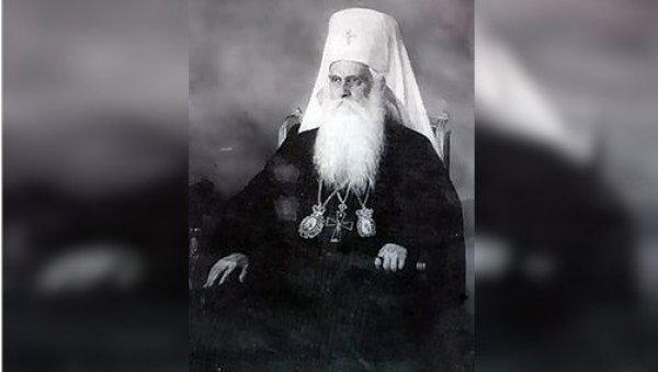 СКАНДАЛИЗАМ У СРПСКОЈ ШТАМПИ: Против разузданости новина чуо се и глас митрополита Димитрија СКАНДАЛИЗАМ У СРПСКОЈ ШТАМПИ: Против разузданости новина чуо се и глас митрополита Димитрија