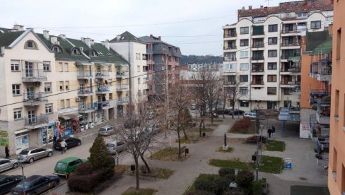 UHAPŠEN ALEKSINČANIN: Obio jednu porodičnu kuću i iz nje ukrao 4.000 evra UHAPŠEN ALEKSINČANIN: Obio jednu porodičnu kuću i iz nje ukrao 4.000 evra