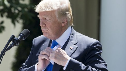ТРАМП ТАЛАСА НА КРАЈУ МАНДАТА: Ово је срамота, нећу потписати! (ВИДЕО) ТРАМП ТАЛАСА НА КРАЈУ МАНДАТА: Ово је срамота, нећу потписати! (ВИДЕО)