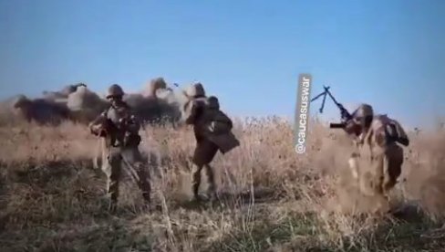 LUDI SNIMAK SA RATIŠTA: Azerski vojnici se snimali za Tik-tok, a onda je grunula granata! (VIDEO) LUDI SNIMAK SA RATIŠTA: Azerski vojnici se snimali za Tik-tok, a onda je grunula granata! (VIDEO)