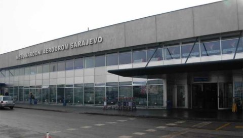 НА САРАЈЕВСКОМ АЕРОДРОМУ ПОСТАВЉЕНЕ ЕКСПЛОЗИВНЕ НАПРАВЕ? Претеће поруке стигле на више адреса НА САРАЈЕВСКОМ АЕРОДРОМУ ПОСТАВЉЕНЕ ЕКСПЛОЗИВНЕ НАПРАВЕ? Претеће поруке стигле на више адреса