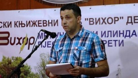 ОД ПРОДАЈЕ КЊИГЕ КУПУЈЕ ПАКЕТИЋЕ : Леп гест дервентског новинара и поете Ненада Симића ОД ПРОДАЈЕ КЊИГЕ КУПУЈЕ ПАКЕТИЋЕ : Леп гест дервентског новинара и поете Ненада Симића