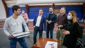 NOLE I VIKTOR DOBILI MEDALJE BEOGRADA: Promocija monografije gradskog Sportskog saveza NOLE I VIKTOR DOBILI MEDALJE BEOGRADA: Promocija monografije gradskog Sportskog saveza