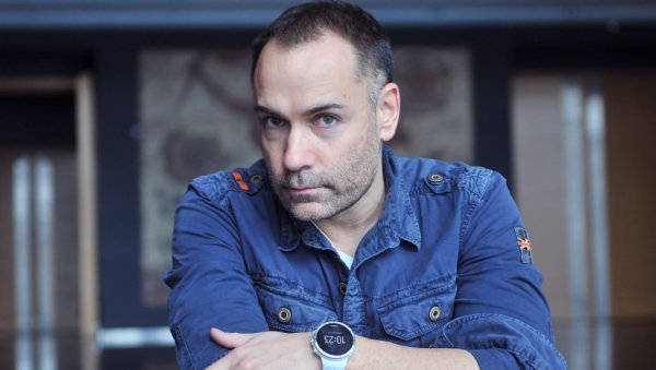 СЕРИЈЕ ПОБЕДИЛЕ ФИЛМОВЕ: Срђан Тимаров, добитник Променаде, о позоришту, великом и малом екрану СЕРИЈЕ ПОБЕДИЛЕ ФИЛМОВЕ: Срђан Тимаров, добитник Променаде, о позоришту, великом и малом екрану