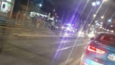 ДРАМА НА ВОЖДОВЦУ: Аутомобил пробио заштитну ограду, има повређених ДРАМА НА ВОЖДОВЦУ: Аутомобил пробио заштитну ограду, има повређених
