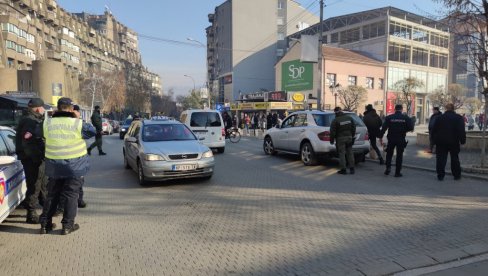 ПАЗАРУ ТРЕБА НОВА САБЉА: Становници највећег града рашке области о појачаном присуству жандармерије после низа уличних обрачуна ПАЗАРУ ТРЕБА НОВА САБЉА: Становници највећег града рашке области о појачаном присуству жандармерије после низа уличних обрачуна