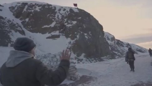 AZERSKI NOVINAR HTEO INTERVJU: Jermenski vojnik mu prišao, a evo šta se onda desilo (VIDEO) AZERSKI NOVINAR HTEO INTERVJU: Jermenski vojnik mu prišao, a evo šta se onda desilo (VIDEO)