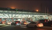 И ДАНАС ХАОС НА ГРАНИЦАМА: На улазак у Србију чека се и пет сати, километарске колоне и у комшилуку