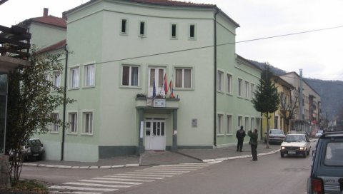 ИМЕНА УЛИЦА НА ДВА ЈЕЗИКА У БОСИЛЕГРАДУ: Грађани сами бирали називе ИМЕНА УЛИЦА НА ДВА ЈЕЗИКА У БОСИЛЕГРАДУ: Грађани сами бирали називе