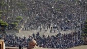 ДЕСЕТ ГОДИНА ПАТЊЕ ЗБОГ ЗАПАДА! Деценија од почетка арапског пролећа, у Тунису нема краја хаосу