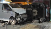 ТЕШКА САОБРАЋАЈКА У КРАЉЕВУ: Потпуно смрскан џип, повређен возач (ФОТО) ТЕШКА САОБРАЋАЈКА У КРАЉЕВУ: Потпуно смрскан џип, повређен возач (ФОТО)