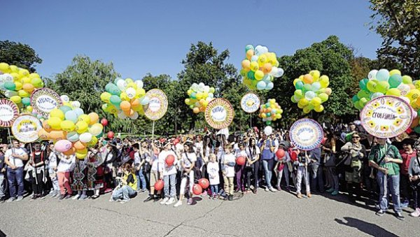 ИШ КОРОНИ И ИЗОЛАЦИЈИ: Упркос епидемији, Дечји културни центар Београд успео да сачува контакт са најмлађима посредством интернета ИШ КОРОНИ И ИЗОЛАЦИЈИ: Упркос епидемији, Дечји културни центар Београд успео да сачува контакт са најмлађима посредством интернета
