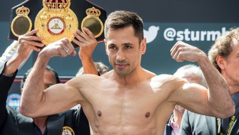 VELIKI POVRATAK SVETSKOG ŠAMPIONA U RING: Feliks Šturm u deset rundi bolji od Rosta VELIKI POVRATAK SVETSKOG ŠAMPIONA U RING: Feliks Šturm u deset rundi bolji od Rosta