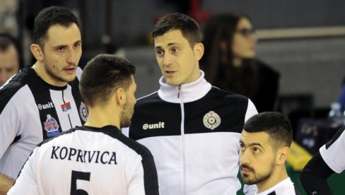 JANIĆ LJUT NA IGRAČE: Trener odbojkaša Partizana razočaran igrom protiv Olimpijakosa