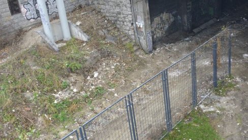 OČIŠĆENO KOD NOVE PASARELE: Uprkos formalnostima, radnici Gradske čistoće uredili prostor OČIŠĆENO KOD NOVE PASARELE: Uprkos formalnostima, radnici Gradske čistoće uredili prostor