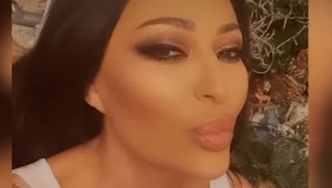 ЦЕЦА НЕ КРИЈЕ ОДУШЕВЉЕЊЕ: Певачица показала прелепо изненађење којим јој је почео дан ЦЕЦА НЕ КРИЈЕ ОДУШЕВЉЕЊЕ: Певачица показала прелепо изненађење којим јој је почео дан