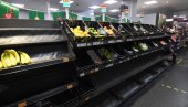 УЖАС У ВЕЛИКОЈ БРИТАНИЈИ: Људи једну храну за псе, оброке подгревају помоћу свећа УЖАС У ВЕЛИКОЈ БРИТАНИЈИ: Људи једну храну за псе, оброке подгревају помоћу свећа