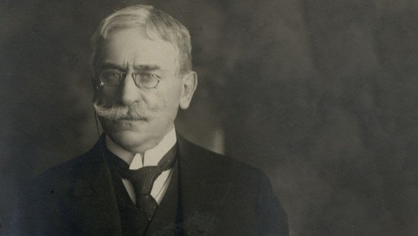 ДИЛЕМА ИЗМЕЂУ ТОПОВА И ЗДРАВЉА: У марту 1914. потписана је одлука о оснивању факултета ДИЛЕМА ИЗМЕЂУ ТОПОВА И ЗДРАВЉА: У марту 1914. потписана је одлука о оснивању факултета