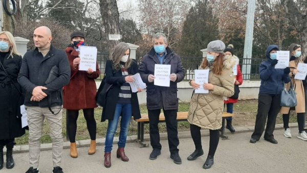 СТУПИЛИ У ШТРАЈК ГЛАЂУ: Затвореници ускраћени за медицинску помоћ и лекове СТУПИЛИ У ШТРАЈК ГЛАЂУ: Затвореници ускраћени за медицинску помоћ и лекове