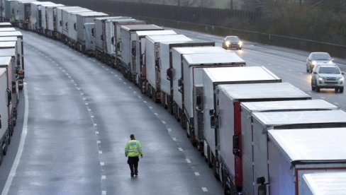 TERETNJACI ČEKAJU I DO SEDAM SATI: Evo kakvo je trenutno stanje na graničnim prelazima