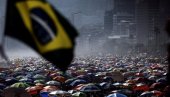 КОРОНА НАСТАВЉА ДА МЕЉЕ БРАЗИЛ: Трећи дан заредом преминуло више од 1.000 људи КОРОНА НАСТАВЉА ДА МЕЉЕ БРАЗИЛ: Трећи дан заредом преминуло више од 1.000 људи