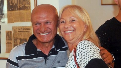 GOCA ŠAULIĆ PRODAJE LUKSUZNU VILU NA DEDINJU? Raskošni dom vredi pravo bogatstvo, a evo šta Šabanova udovica ima u planu GOCA ŠAULIĆ PRODAJE LUKSUZNU VILU NA DEDINJU? Raskošni dom vredi pravo bogatstvo, a evo šta Šabanova udovica ima u planu