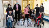 ГРАД ЗРЕЊАНИН ОБРАДОВАО МАЛИШАНЕ: Буџетска средства преусмерена су у хуманитарне сврхе ГРАД ЗРЕЊАНИН ОБРАДОВАО МАЛИШАНЕ: Буџетска средства преусмерена су у хуманитарне сврхе
