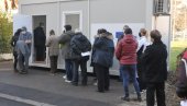 BROJ NOVOOBOLELIH U KRALJEVU I DALJE TROCIFREN: Testirano 447, pozitivno 132 uzorka BROJ NOVOOBOLELIH U KRALJEVU I DALJE TROCIFREN: Testirano 447, pozitivno 132 uzorka