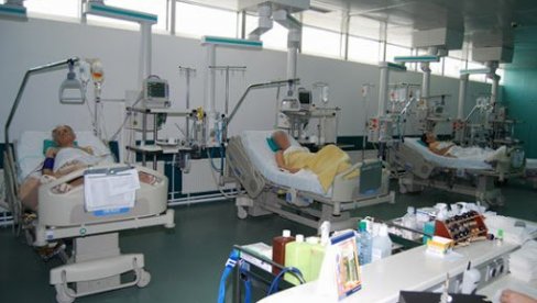 И ДАЉЕ КРИТИЧНО У ЗРЕЊАНИНУ: 50 новооболелих за један дан И ДАЉЕ КРИТИЧНО У ЗРЕЊАНИНУ: 50 новооболелих за један дан