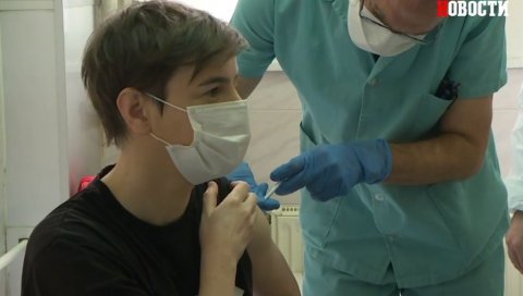 АНА БРНАБИЋ ПРИМИЛА ДРУГУ ДОЗУ ФАЈЗЕРОВЕ ВАКЦИНЕ: Премијерка ревакцинисана на Торлаку АНА БРНАБИЋ ПРИМИЛА ДРУГУ ДОЗУ ФАЈЗЕРОВЕ ВАКЦИНЕ: Премијерка ревакцинисана на Торлаку