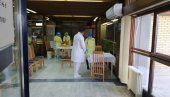 У НОВИ САД ДОПРЕМЉЕНО 100 ВАКЦИНА: Почела вакцинација против короне у Војводини У НОВИ САД ДОПРЕМЉЕНО 100 ВАКЦИНА: Почела вакцинација против короне у Војводини