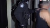 OVAKO JE IZGLEDALA VELIKA AKCIJA SRPSKE POLICIJE: Uhapšeno čak 12 osoba! (VIDEO) OVAKO JE IZGLEDALA VELIKA AKCIJA SRPSKE POLICIJE: Uhapšeno čak 12 osoba! (VIDEO)