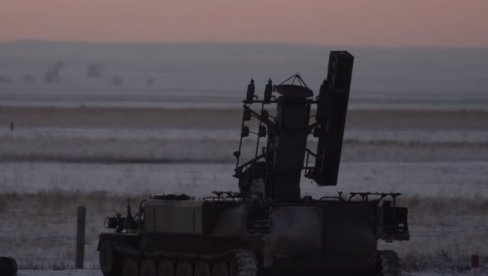 RUSKI UBICA DRONOVA: Uspešno testirana raketa Strela 9M333, a ovo su njene karakteristike (VIDEO) RUSKI UBICA DRONOVA: Uspešno testirana raketa Strela 9M333, a ovo su njene karakteristike (VIDEO)