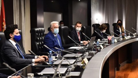 ПОСЛЕ МИЛОВИХ, ПУСТОШ: Нове министре и директоре јавних предузећа дочекали ишчупани каблови, растурени компјутери и - милионски дугови ПОСЛЕ МИЛОВИХ, ПУСТОШ: Нове министре и директоре јавних предузећа дочекали ишчупани каблови, растурени компјутери и - милионски дугови