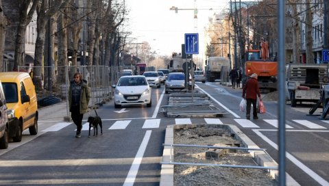 АСФАЛТ ДОШАО ДО ЗОО-ВРТА: После годину и по дана реконструисан коловоз на четири дорћолска булевара (ФОТО) АСФАЛТ ДОШАО ДО ЗОО-ВРТА: После годину и по дана реконструисан коловоз на четири дорћолска булевара (ФОТО)