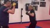МАРИЈА У ОДЛИЧНОЈ ФОРМИ: Погледајте како удара посланица Драгана Марковића Палме (ВИДЕО) МАРИЈА У ОДЛИЧНОЈ ФОРМИ: Погледајте како удара посланица Драгана Марковића Палме (ВИДЕО)