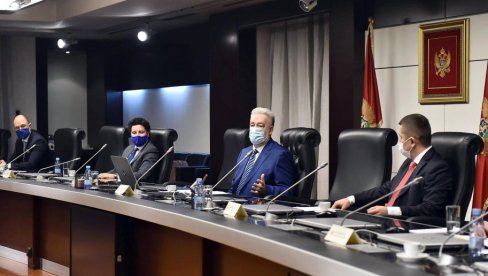 VISOKE PENZIJE IPAK NEĆE BITI OPOREZOVANE: Vlada predstavila predlog budžeta, obećali redovne penzije, plate i socijalna davanja VISOKE PENZIJE IPAK NEĆE BITI OPOREZOVANE: Vlada predstavila predlog budžeta, obećali redovne penzije, plate i socijalna davanja
