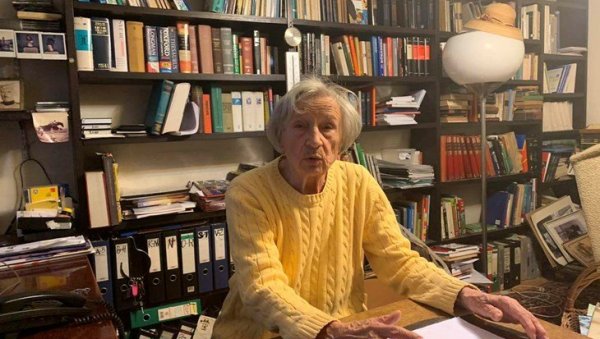 МИЛКА БАБОВИЋ НАС ЈЕ НАУЧИЛА ШТА ЈЕ ТРОСТРУКИ АКСЛ: Деда јој је ратовао са Турцима, оца су усташе одвеле у заробљеништво МИЛКА БАБОВИЋ НАС ЈЕ НАУЧИЛА ШТА ЈЕ ТРОСТРУКИ АКСЛ: Деда јој је ратовао са Турцима, оца су усташе одвеле у заробљеништво