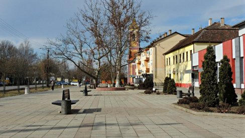 USPEŠAN PREMIJERNI NASTUP U BAVANIŠTU: Mladi folkloraši razigrani USPEŠAN PREMIJERNI NASTUP U BAVANIŠTU: Mladi folkloraši razigrani