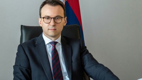 ПЕТКОВИЋ СУТРА НА КОСОВУ: Директор Канцеларије за КиМ обилази подручја и домаћинства која су претпела штету у поплавама ПЕТКОВИЋ СУТРА НА КОСОВУ: Директор Канцеларије за КиМ обилази подручја и домаћинства која су претпела штету у поплавама